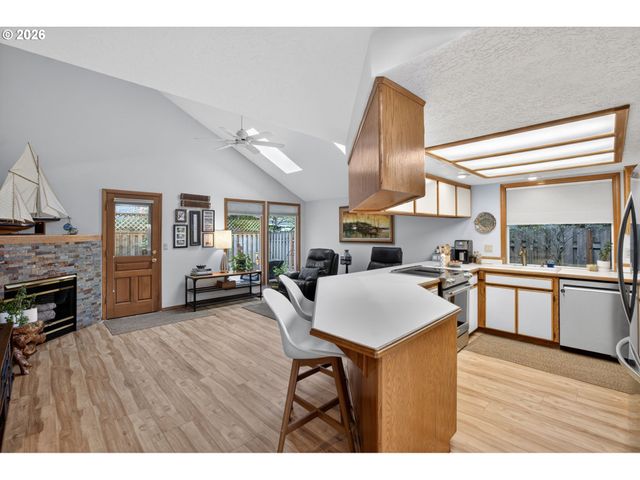 10602 Sw KENT St, Portland, OR 97224