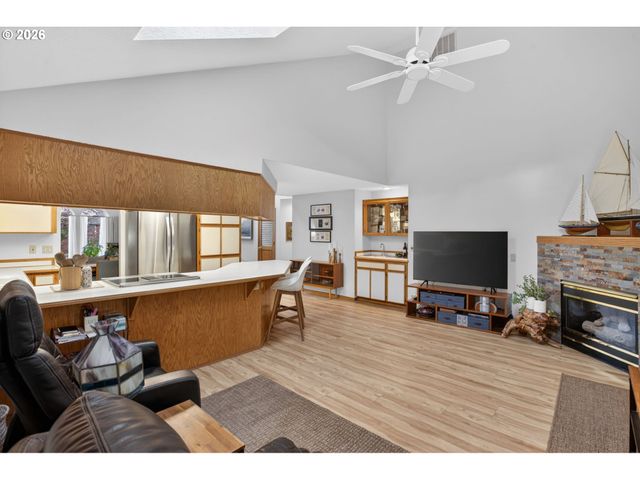 10602 Sw KENT St, Portland, OR 97224