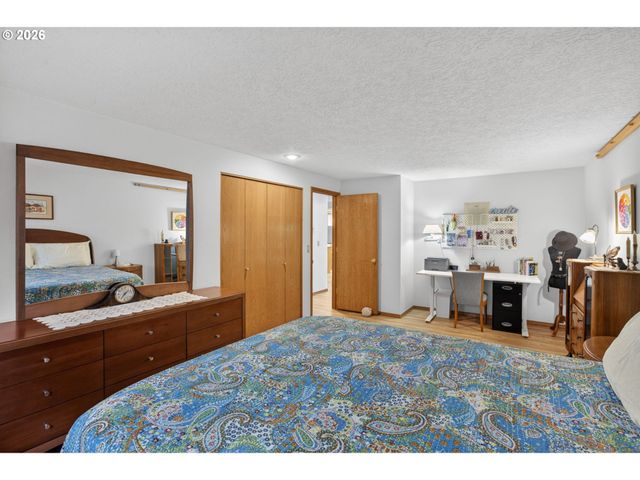 10602 Sw KENT St, Portland, OR 97224