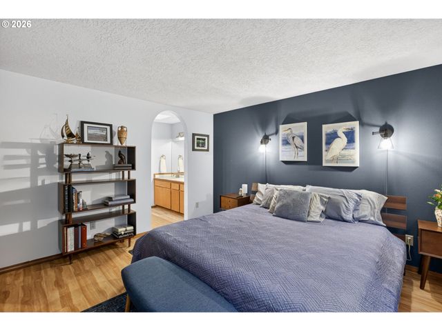 10602 Sw KENT St, Portland, OR 97224