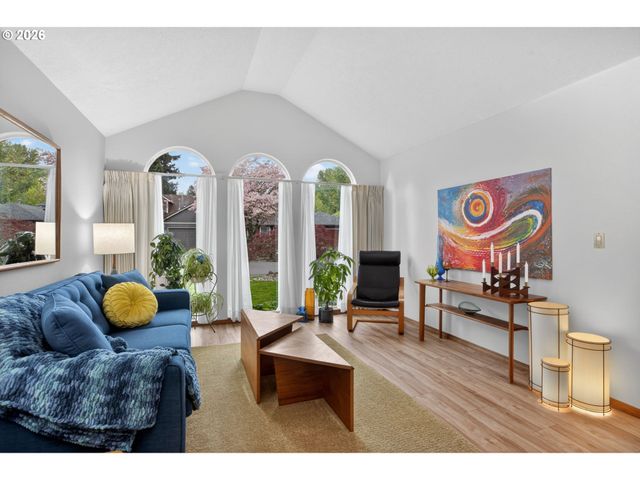 10602 Sw KENT St, Portland, OR 97224