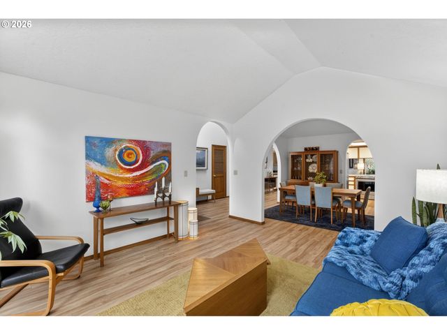 10602 Sw KENT St, Portland, OR 97224