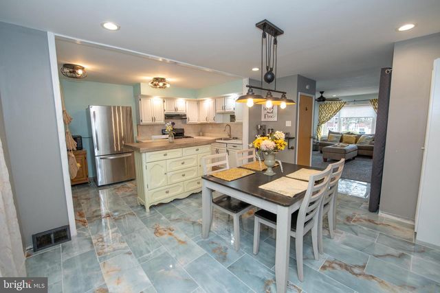 12506 CHILTON RD, Philadelphia, PA 19154