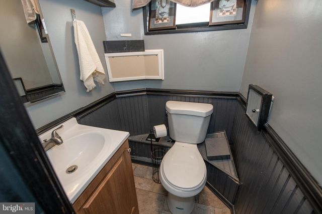 12506 CHILTON RD, Philadelphia, PA 19154