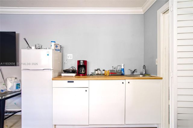 1457 Atlantic Shores Blvd, Hallandale Beach, FL 33009