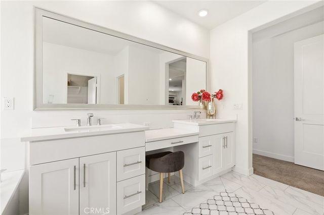 2805 Santa Fiora, Corona, CA 92882