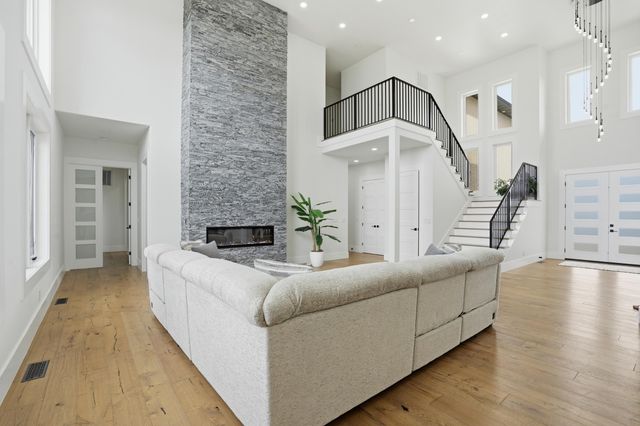 1539 S Millridge Court, Nixa, MO 65714