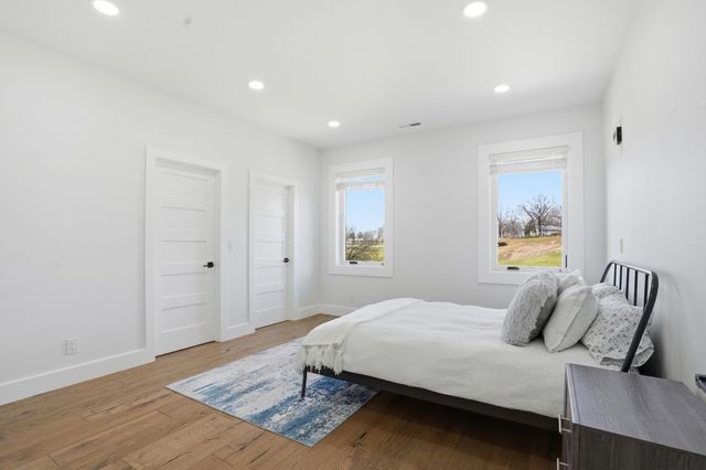 1539 S Millridge Court, Nixa, MO 65714