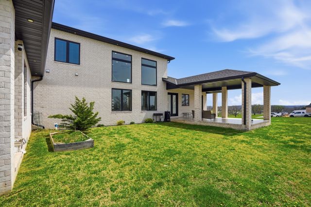 1539 S Millridge Court, Nixa, MO 65714