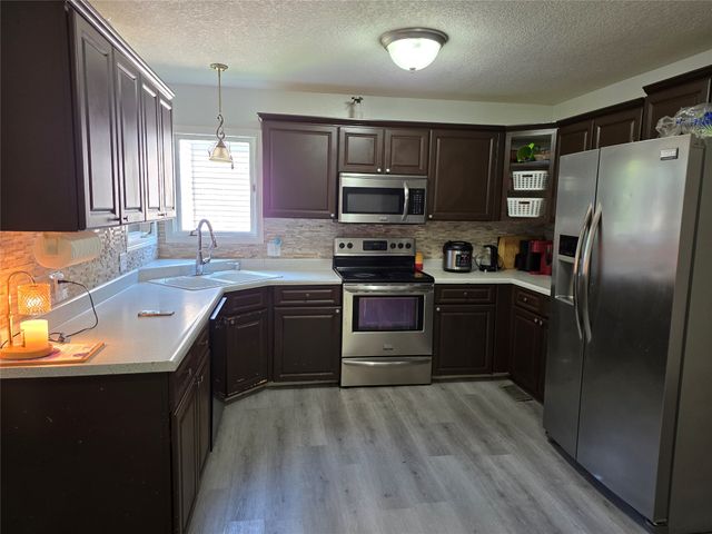 4908 69th Street, Urbandale, IA 50322