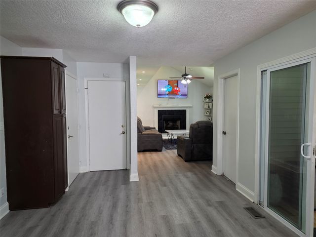 4908 69th Street, Urbandale, IA 50322