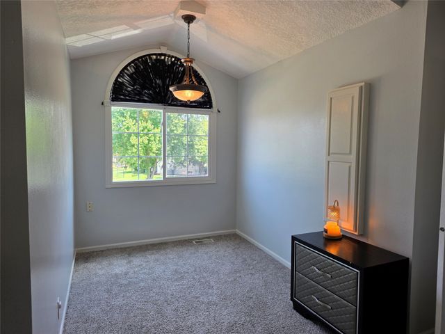 4908 69th Street, Urbandale, IA 50322