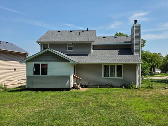 4908 69th Street, Urbandale, IA 50322