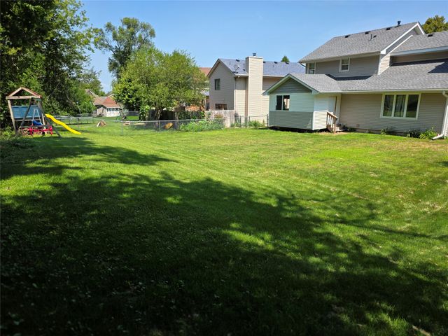 4908 69th Street, Urbandale, IA 50322