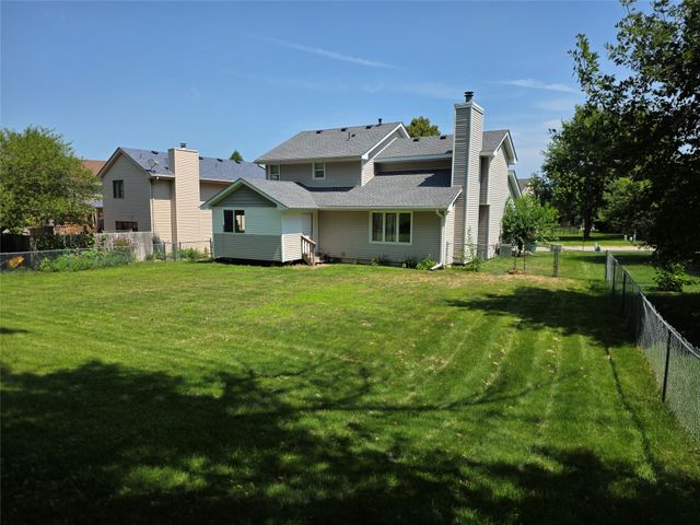 4908 69th Street, Urbandale, IA 50322