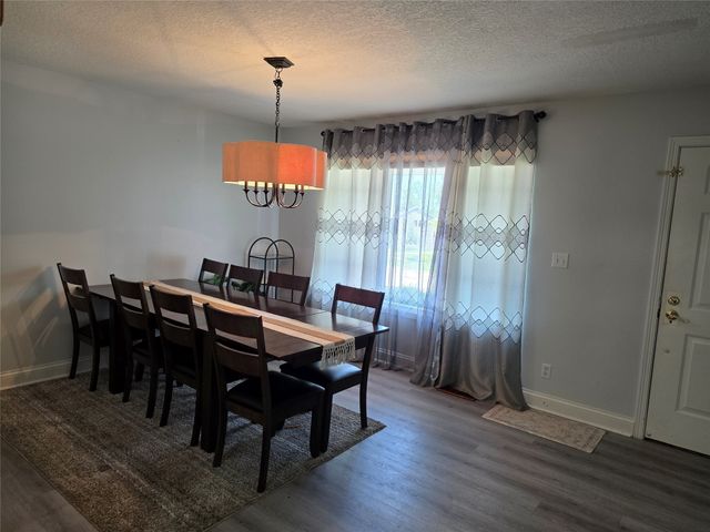 4908 69th Street, Urbandale, IA 50322