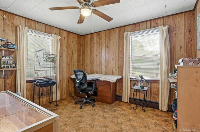 100 Avenue B, Holbrook, NY 11741