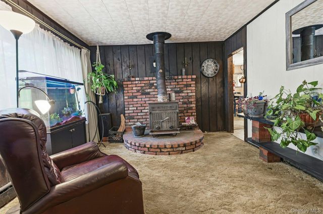 100 Avenue B, Holbrook, NY 11741