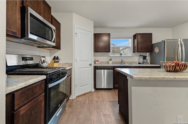 13727 CJ Valley, San Antonio, TX 78254