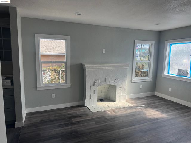 1123 92nd, Oakland, CA 94603