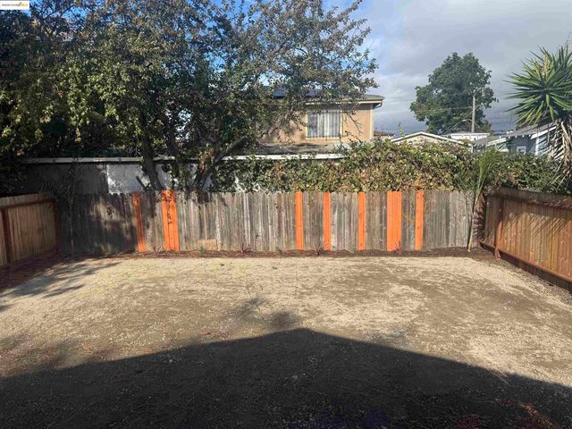 1123 92nd, Oakland, CA 94603