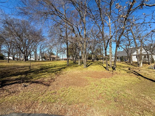 102 Enchanted Isles Circle, Mabank, TX 75156