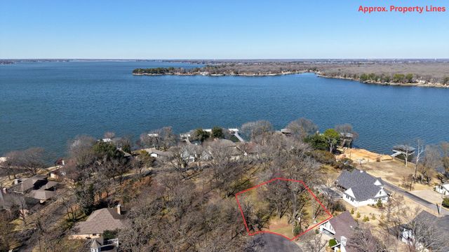 102 Enchanted Isles Circle, Mabank, TX 75156