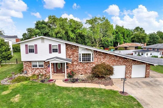 265 Monica Dr, Hempfield Twp, PA 15601