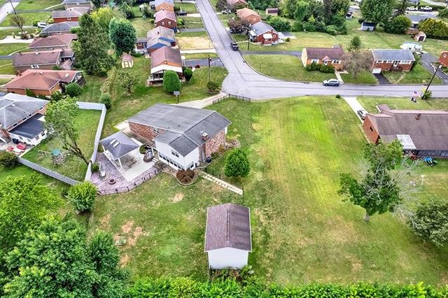 265 Monica Dr, Hempfield Twp, PA 15601