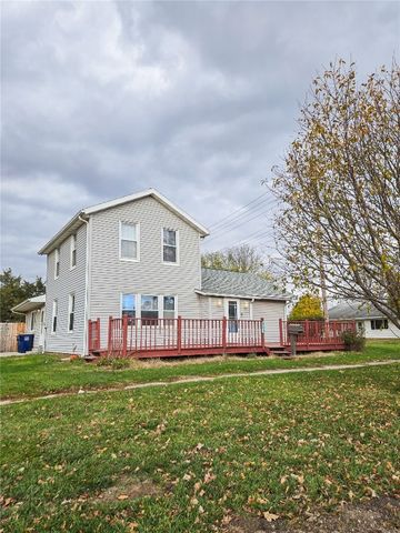 503 3rd St W, Vinton, IA 52349