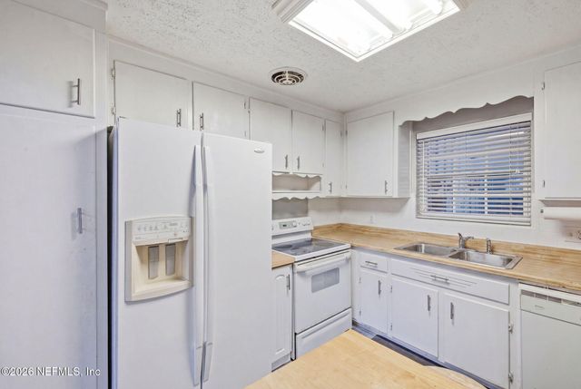 2417 PROVOST Road E, Jacksonville, FL 32216