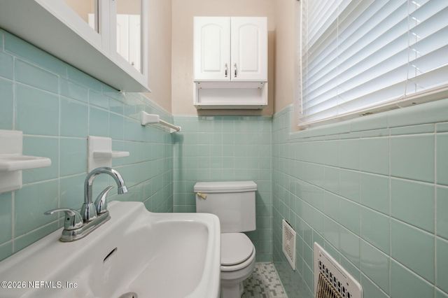 2417 PROVOST Road E, Jacksonville, FL 32216