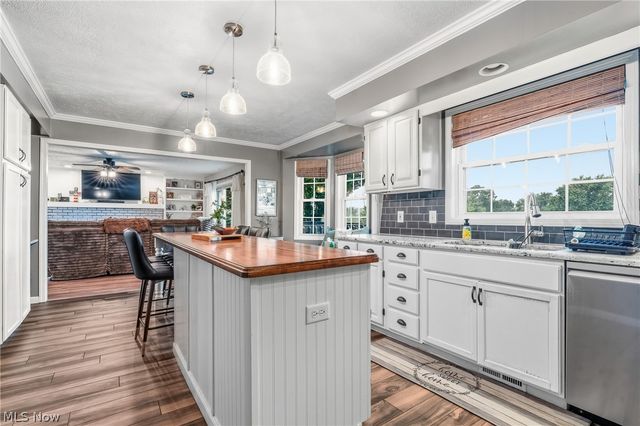 3379 Stratham Circle NW, Canton, OH 44708