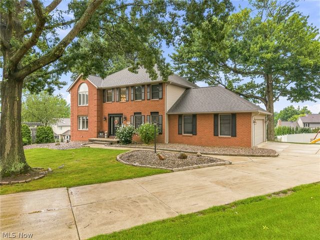 3379 Stratham Circle NW, Canton, OH 44708