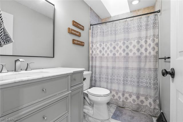 3379 Stratham Circle NW, Canton, OH 44708