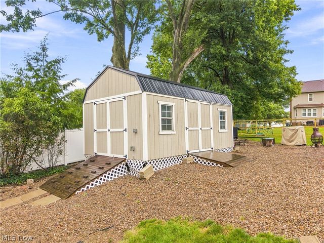 3379 Stratham Circle NW, Canton, OH 44708
