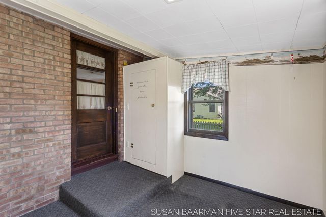 300 W 27th Street, Holland City, MI 49423