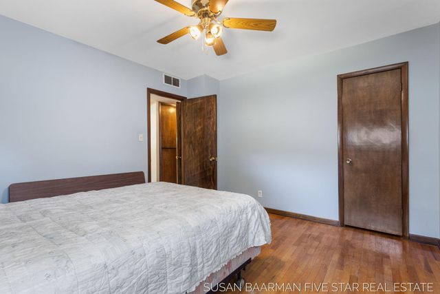 300 W 27th Street, Holland City, MI 49423