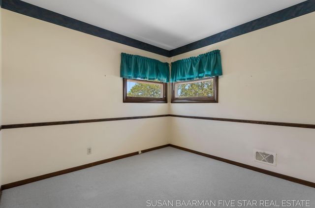 300 W 27th Street, Holland City, MI 49423
