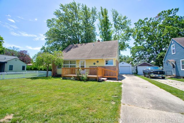 300 W 27th Street, Holland City, MI 49423