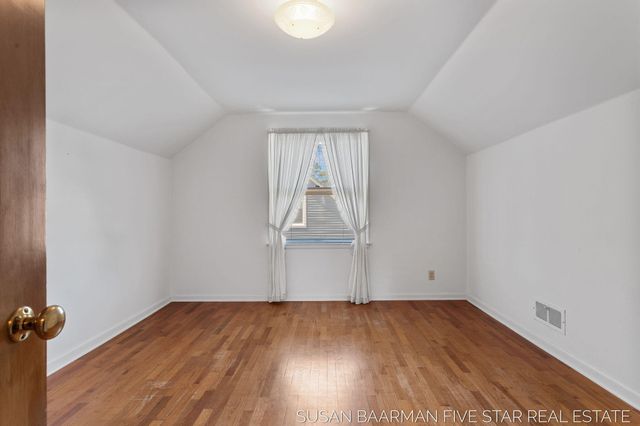 300 W 27th Street, Holland City, MI 49423