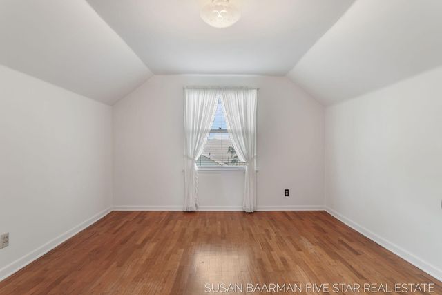 300 W 27th Street, Holland City, MI 49423