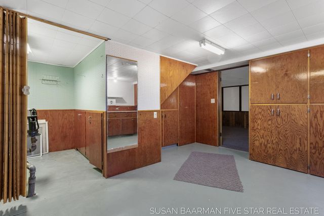 300 W 27th Street, Holland City, MI 49423