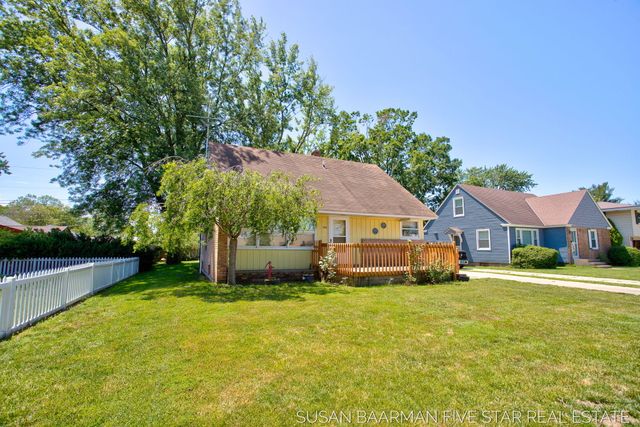 300 W 27th Street, Holland City, MI 49423