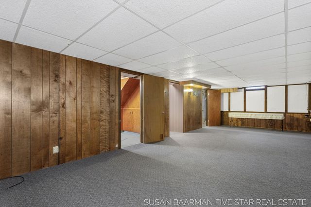 300 W 27th Street, Holland City, MI 49423