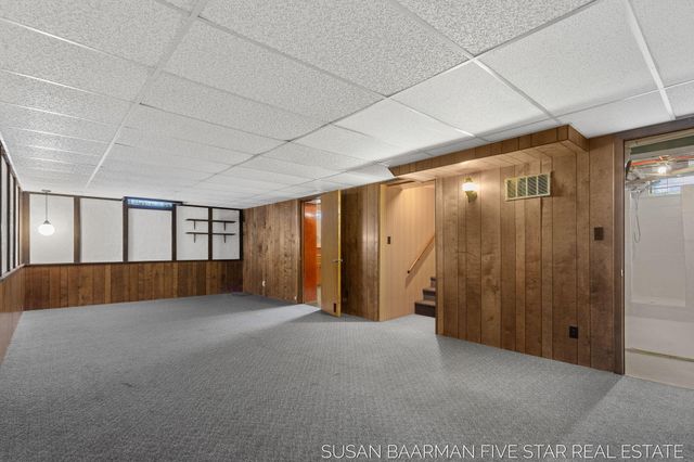 300 W 27th Street, Holland City, MI 49423