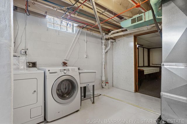 300 W 27th Street, Holland City, MI 49423