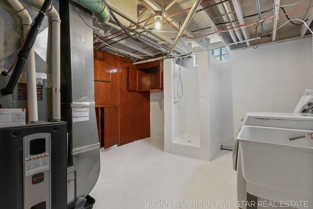300 W 27th Street, Holland City, MI 49423