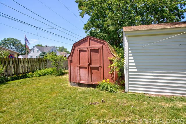 300 W 27th Street, Holland City, MI 49423
