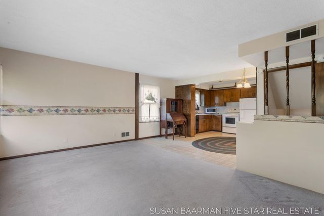 300 W 27th Street, Holland City, MI 49423